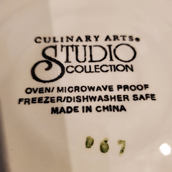 𝅺culinary ARTS - Studio Collection Apple Plate 11" / Replacement - Picture 2 of 2